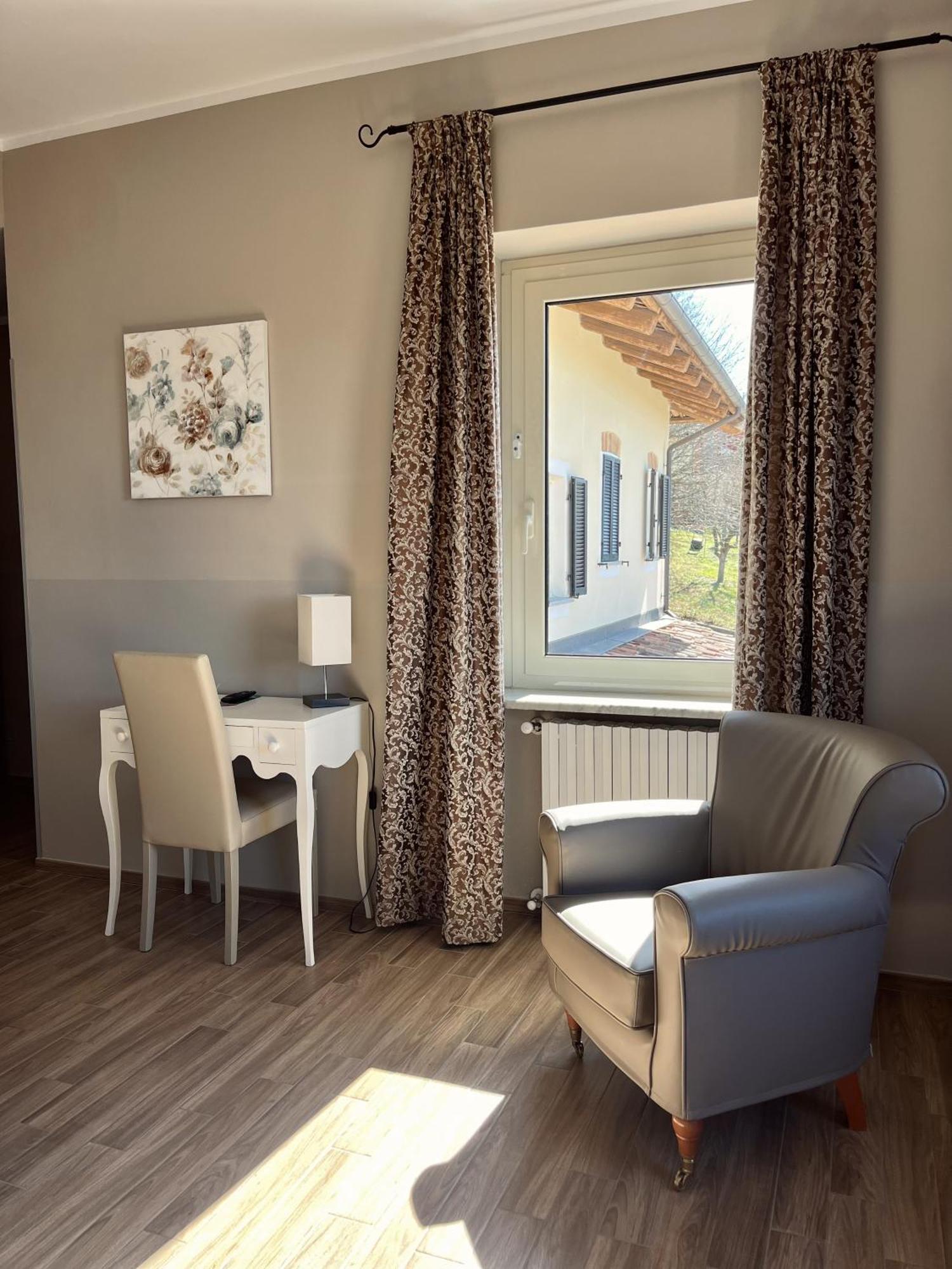 Casa Caimotta Hotell Neive Eksteriør bilde